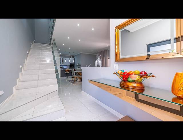 4 BEDROOM CLUSTER FOR SALE IN OLIVEDALE
